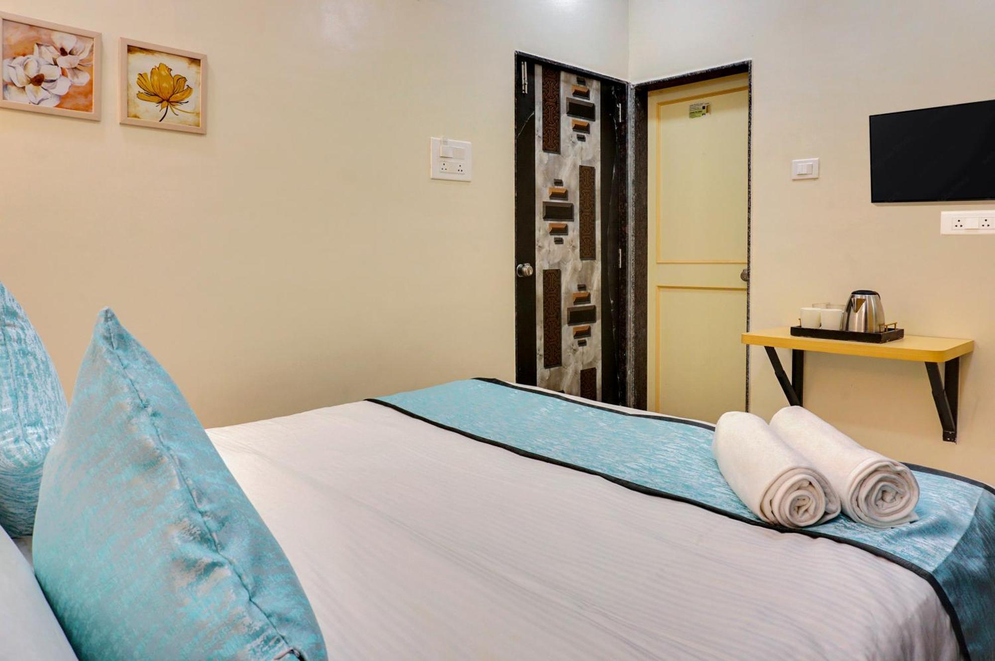 Urban Hometel Пуна Экстерьер фото